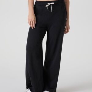 Vuori Halo Essential Wideleg Pants